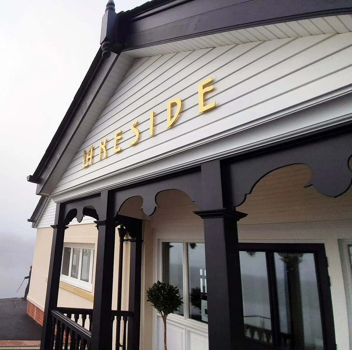 Lakeside cafe beside Fairhaven Lake
