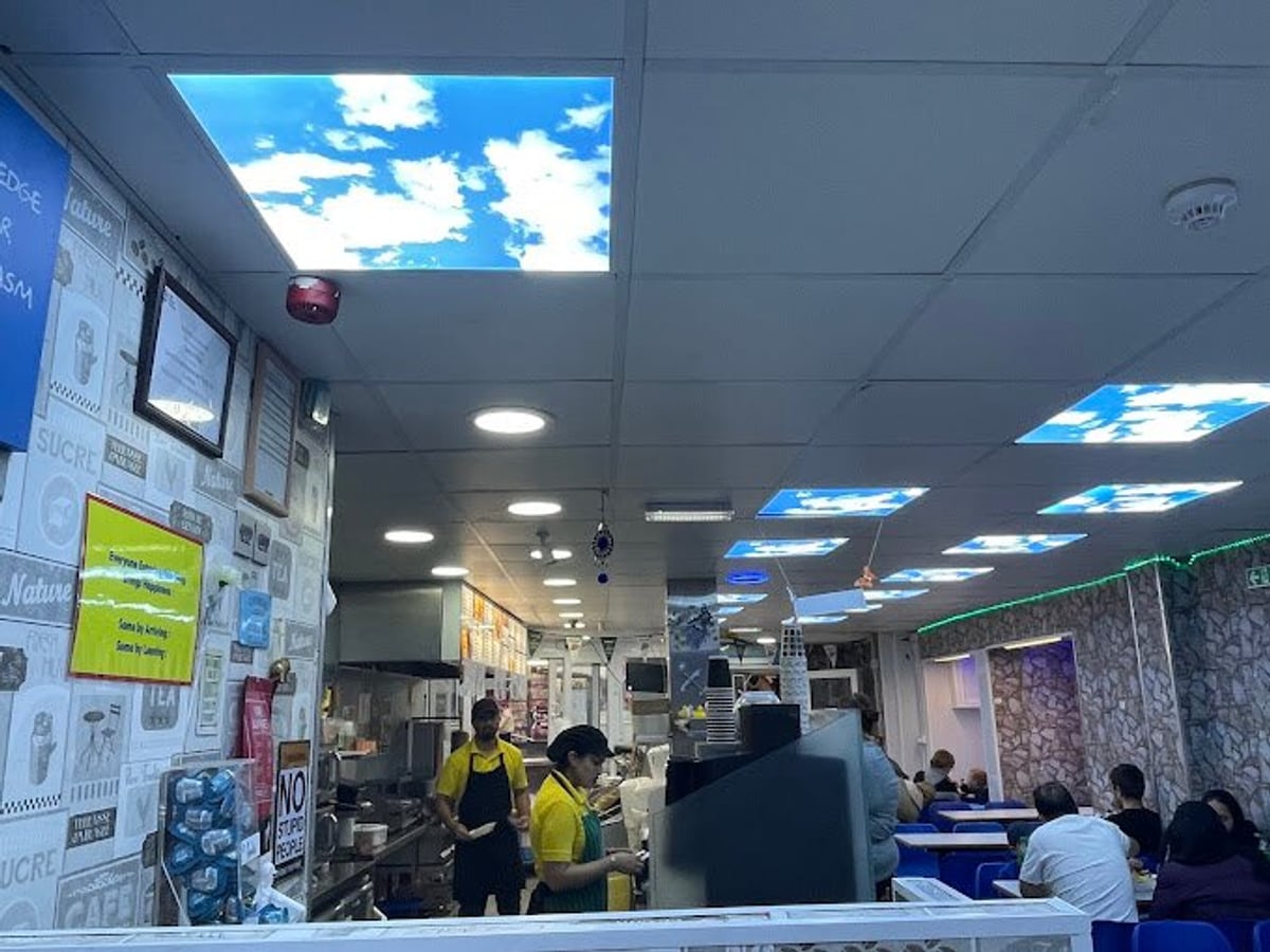 Meat 'n' Plaice fish and chip shop photo